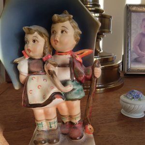 Figurine, Vintage, Decorative, Ceramic, Girl and Boy Under Umbrella